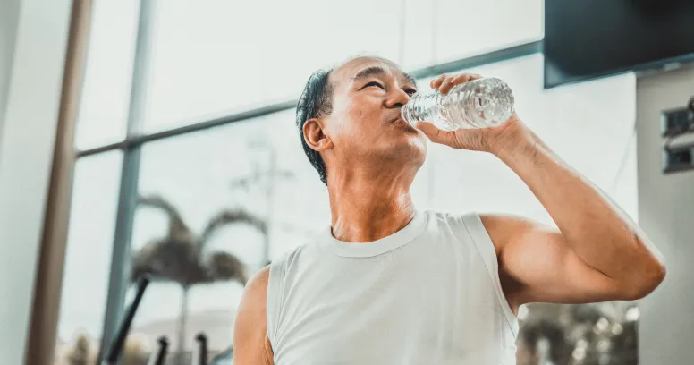 Fitness enthusiast comparing intermittent fasting with fasting-mimicking diet for optimal metabolic health results