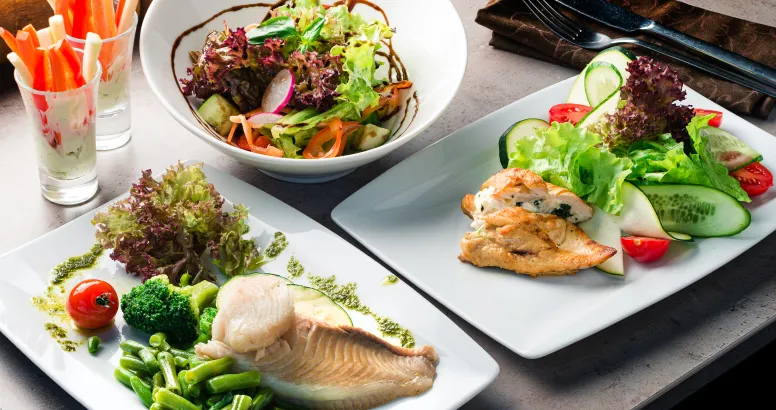 Woman practicing intermittent fasting for beginner weight loss with healthy meal timing