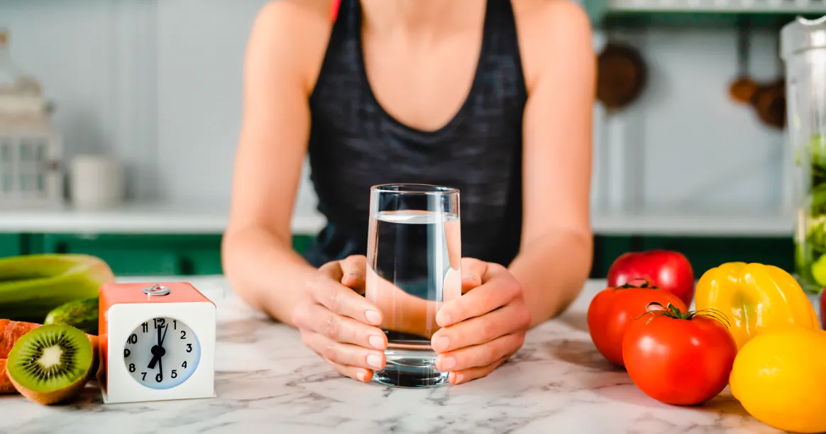 Intermittent fasting safety guide showing risks side effects and who should avoid fasting for health reasons