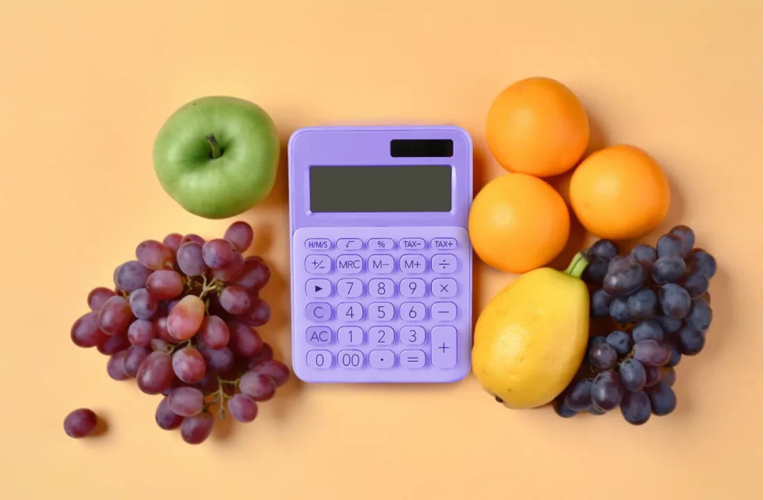 Simple's calorie calculator interface showing personalized daily calorie target for weight loss