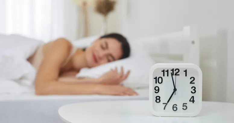 Sleep metabolism and calorie burning overnight showing body repair and fat burning during rest