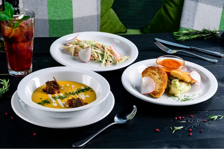 Healthy meals for breaking intermittent fast showing nutrient-dense soups salads and balanced proteins